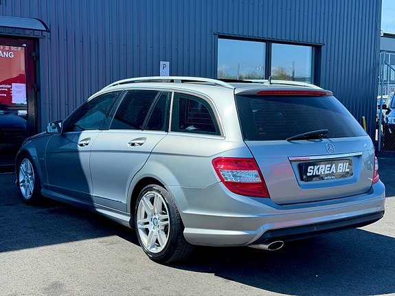 Mercedes-Benz C250 7 of 21
