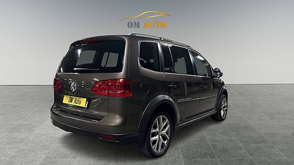 Volkswagen Touran Cross 7 of 13