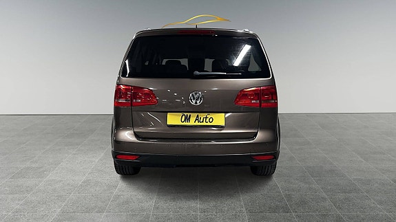 Volkswagen Touran Cross 6 of 13