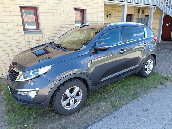 Kia Sportage 2 of 8