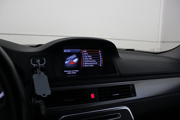 Volvo V70 17 of 21