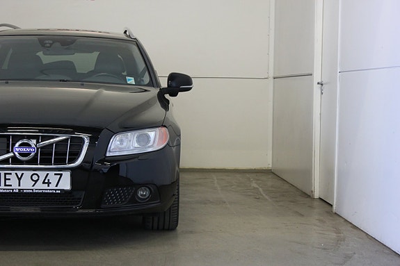 Volvo V70 4 of 21