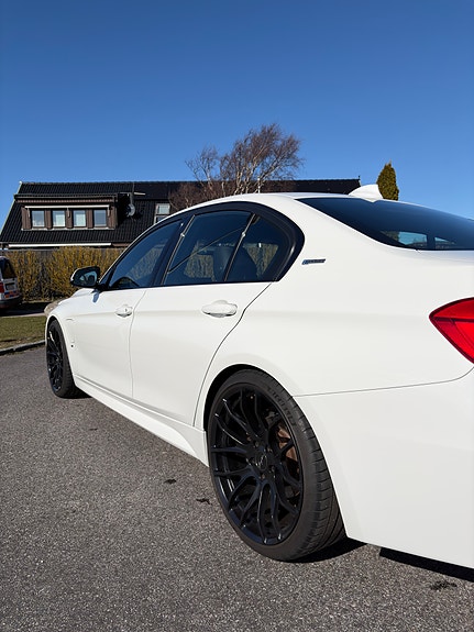BMW 330e 14 of 14