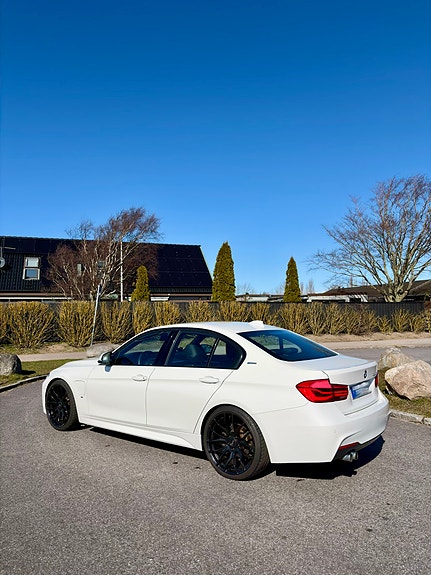 BMW 330e 4 of 14