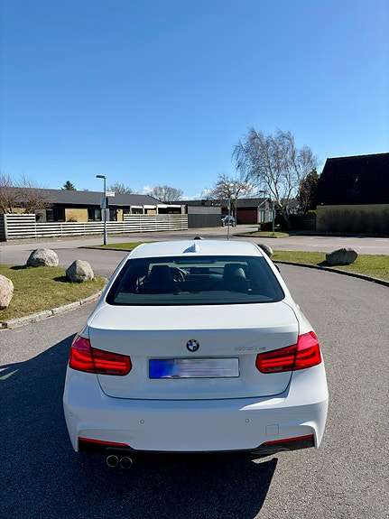 BMW 330e 3 of 14