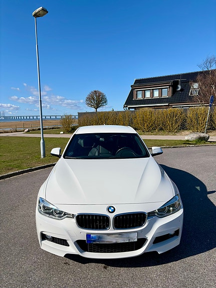 BMW 330e 5 of 14