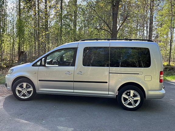 Volkswagen Caddy Maxi 2 of 5