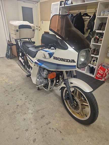 Honda CB750F2 6 of 8