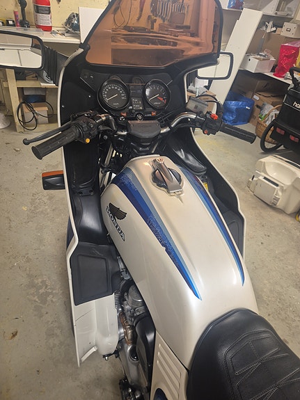 Honda CB750F2 3 of 8