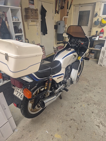 Honda CB750F2 7 of 8
