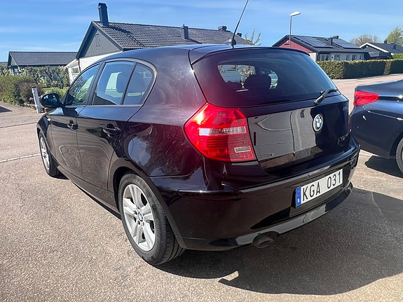 BMW 118d 3 of 5