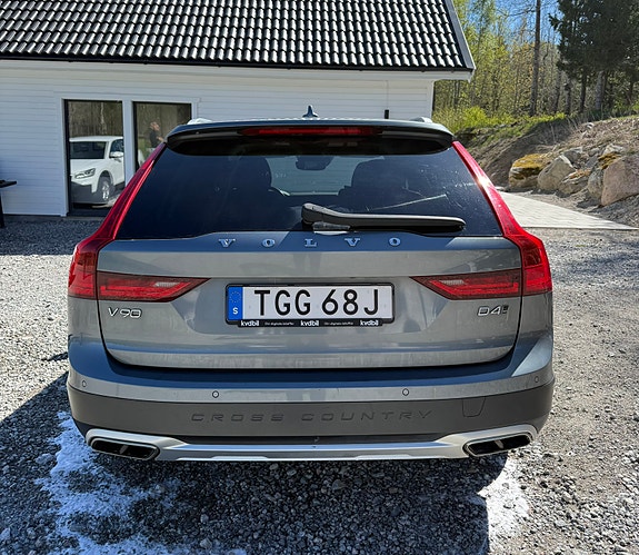 Volvo V90 Cross Country 4 of 5