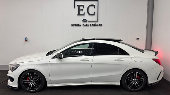 Mercedes-Benz CLA200 2 of 5