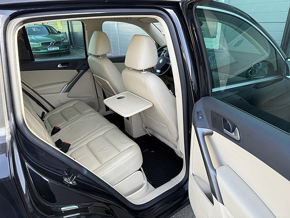 Volkswagen Tiguan 14 of 17