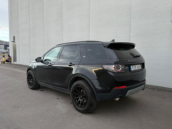 Land Rover Discovery Sport 3 of 5