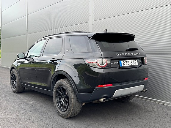 Land Rover Discovery Sport 3 of 5