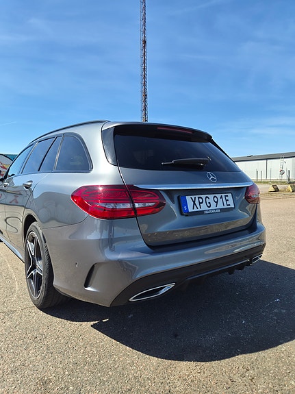 Mercedes-Benz C300 5 of 5