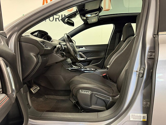 Peugeot 308 SW 12 of 24