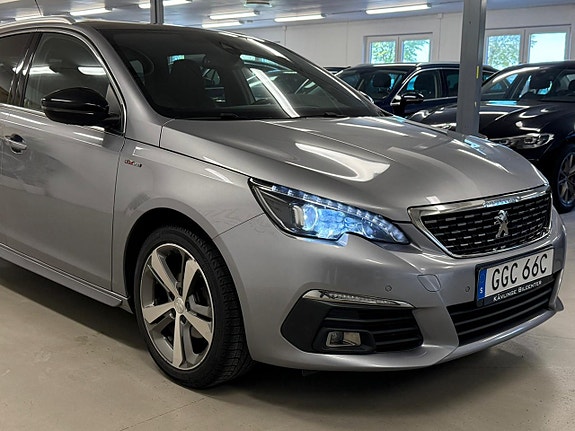 Peugeot 308 SW 11 of 24