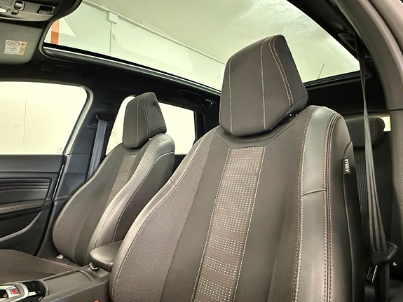 Peugeot 308 SW 14 of 24