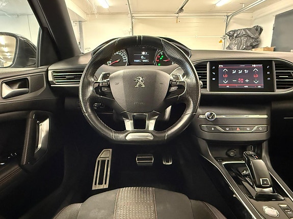 Peugeot 308 SW 16 of 24