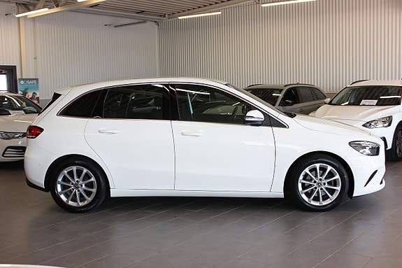 Mercedes-Benz B180 5 of 5