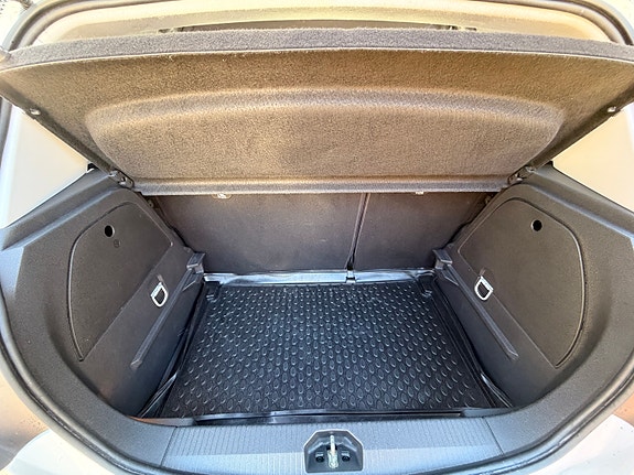 Opel Corsa 14 of 17