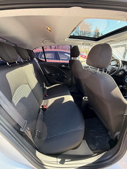 Opel Corsa 13 of 17