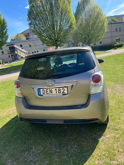 Toyota Verso 3 of 5