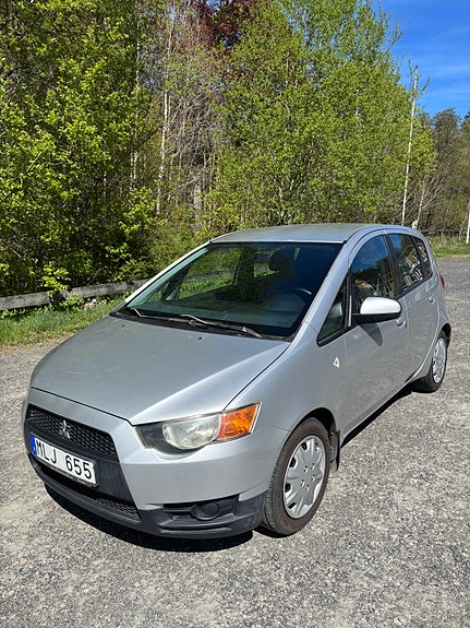 Mitsubishi Colt 2 of 4
