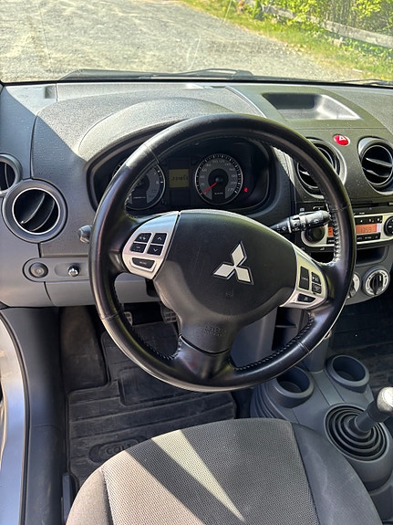 Mitsubishi Colt 3 of 4