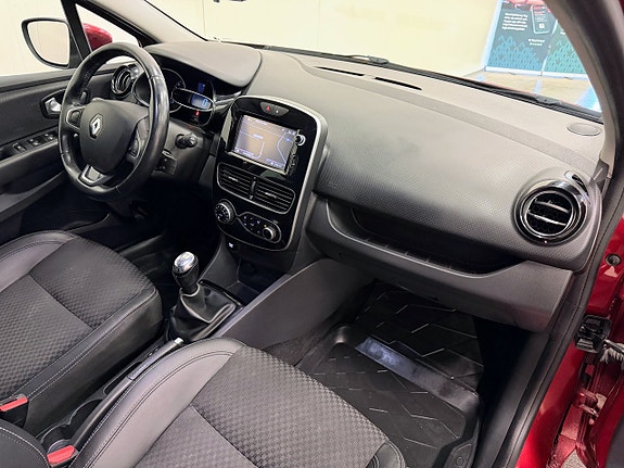 Renault Clio 14 of 15