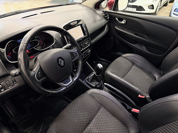 Renault Clio 8 of 15