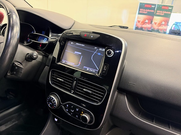 Renault Clio 11 of 15