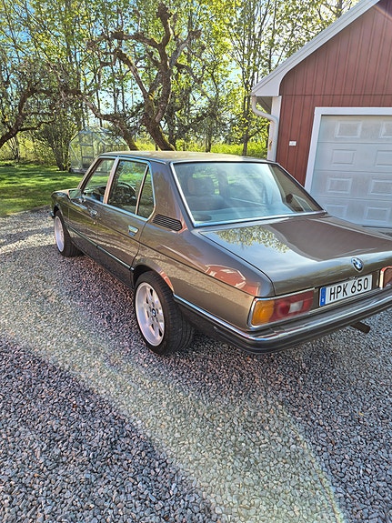 BMW 518 4 of 11