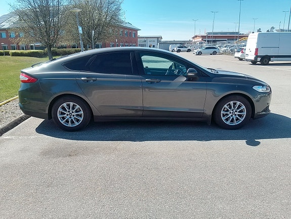 Ford Mondeo 8 of 17