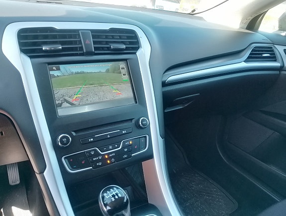 Ford Mondeo 13 of 17