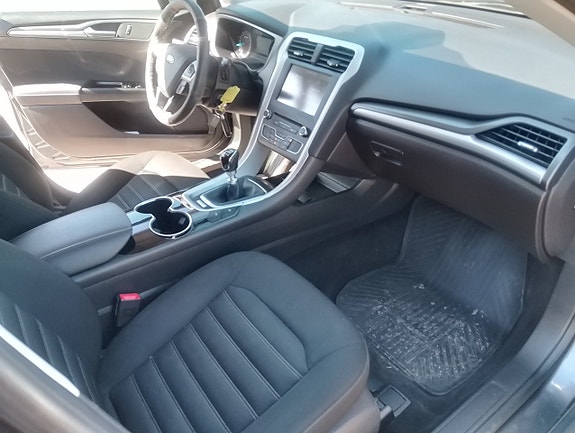 Ford Mondeo 10 of 17