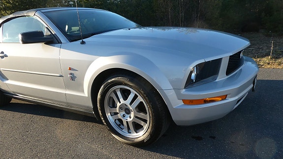 Ford Mustang 9 of 20