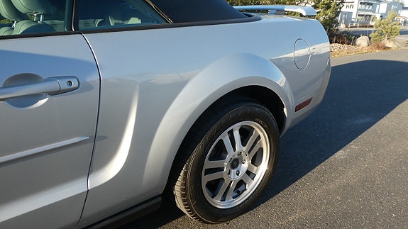 Ford Mustang 19 of 20