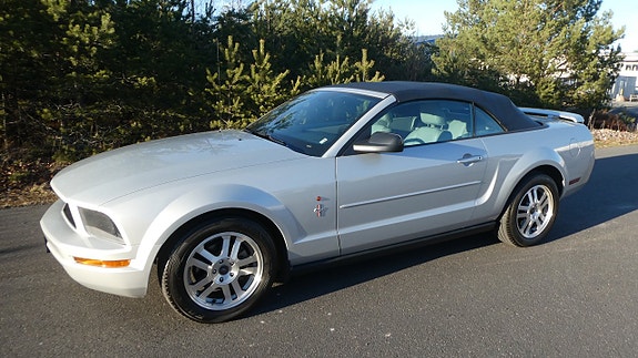Ford Mustang 2 of 20