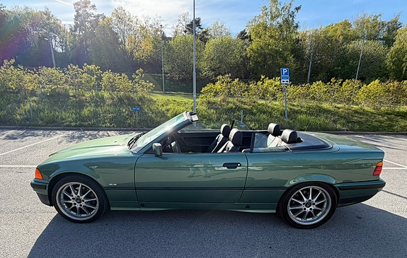 BMW 318i 4 of 5