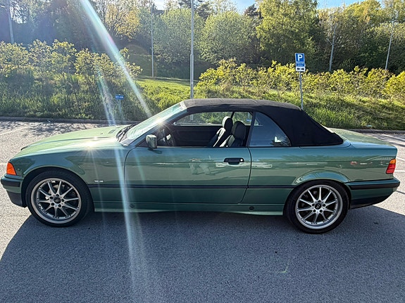 BMW 318i 5 of 5
