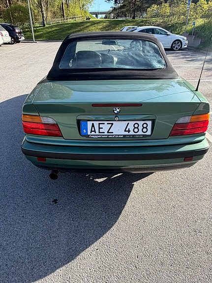 BMW 318i 7 of 7