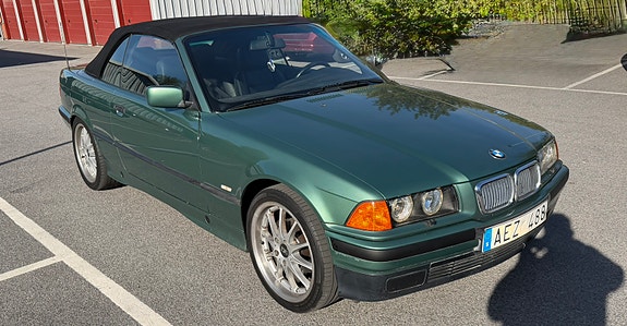 BMW 318i 6 of 7