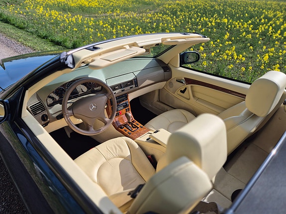 Mercedes-Benz SL320 2 of 5
