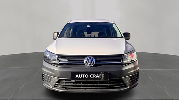 Volkswagen Caddy Maxi 2 of 5