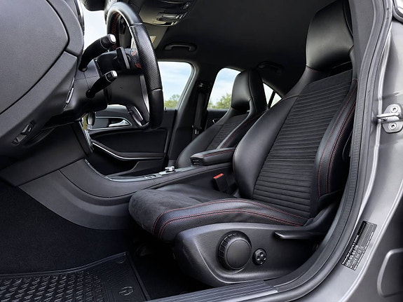 Mercedes-Benz CLA200 12 of 16