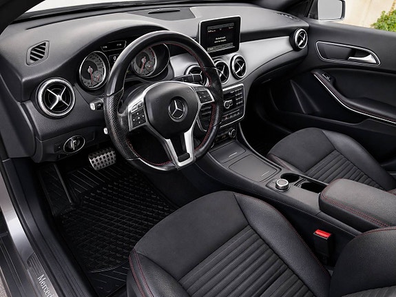 Mercedes-Benz CLA200 11 of 16
