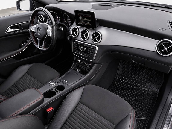 Mercedes-Benz CLA200 14 of 16